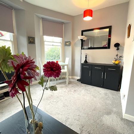 Snug Studio Apartment In Central Location Bristol Exterior photo